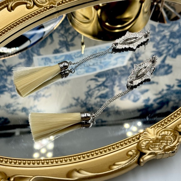 🆕 TOGA PULLA 🧿 NWOT Metal Fringe Earrings - White Fringe - Picture 7 of 15